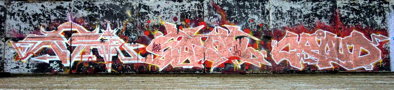 Graffiti Wall - Photo by Tomer - Kosy, Soek, Croud