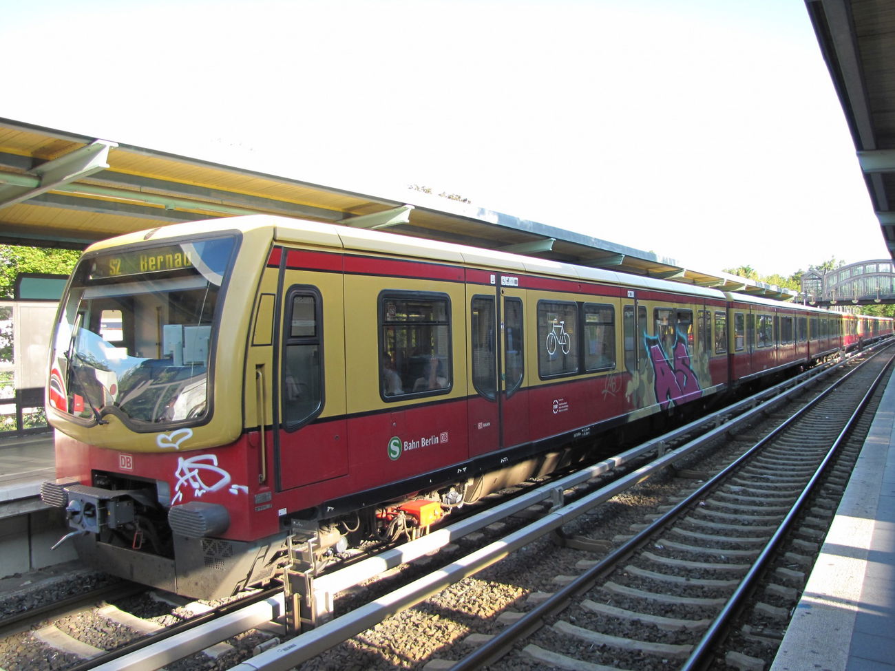 Graffiti Train - Photo by Torzstenstahl