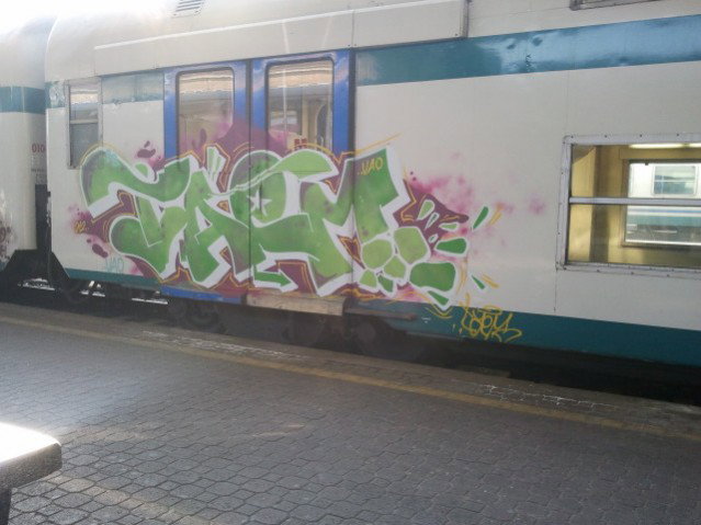 Graffiti Train - Photo by Trainspotting