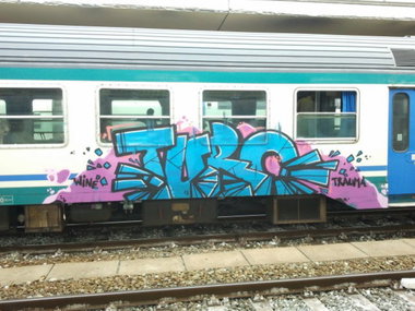 Graffiti Train - Photo by Trainspotting
