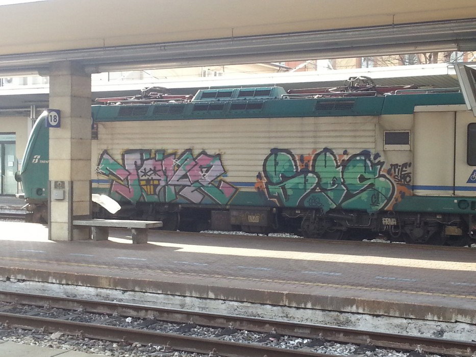 Graffiti Train - Photo by Trainspotting