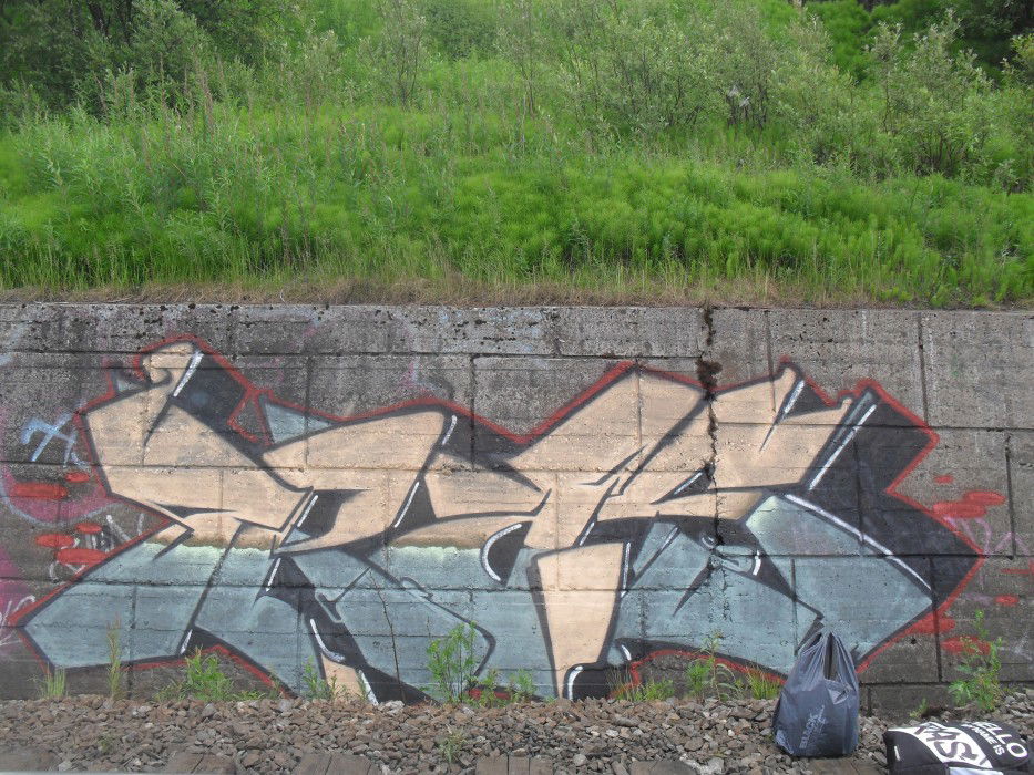 Graffiti Bombing in Murmansk - Photo by Tras1