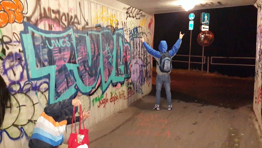 Graffiti Bombing - Photo by TrashLife - tupauwcs