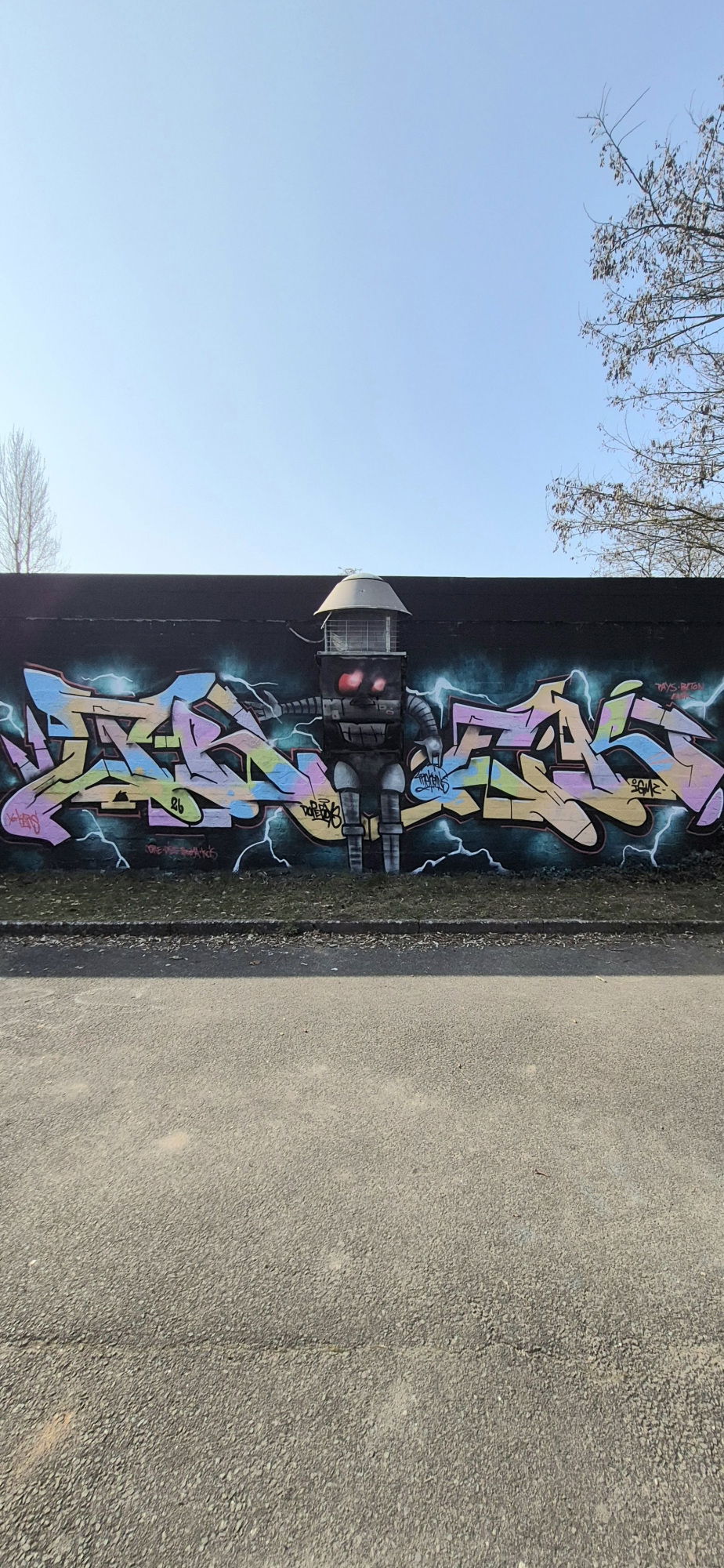 Graffiti Wall - Photo by TrekOne