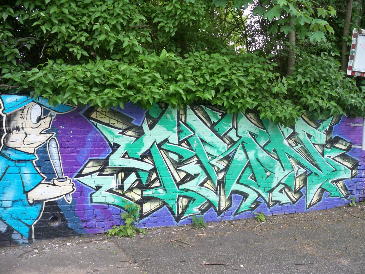 Graffiti Wall - Photo by Tron