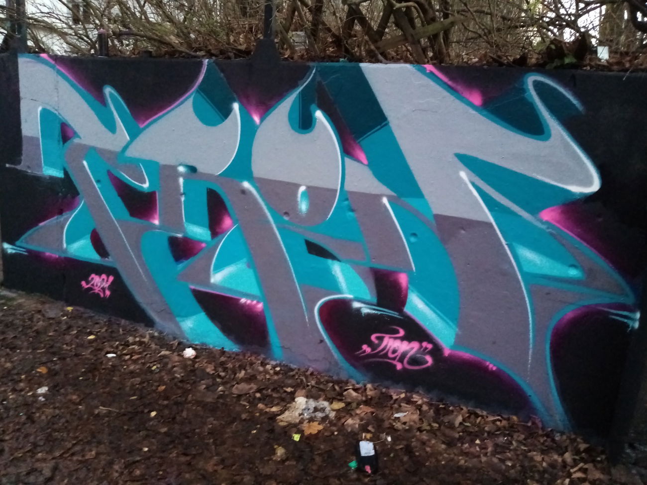 Graffiti Wall - Photo by Tron - Tron (2021)