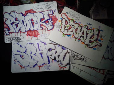 Graffiti Sketch - Photo by TrueGame - Sketching