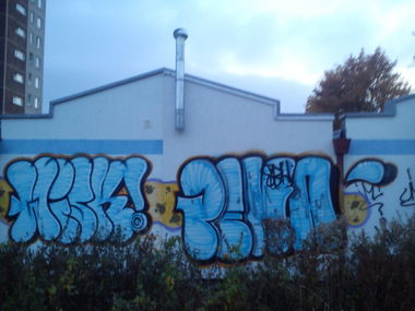 Graffiti Bombing - Photo by TrueGame - stare