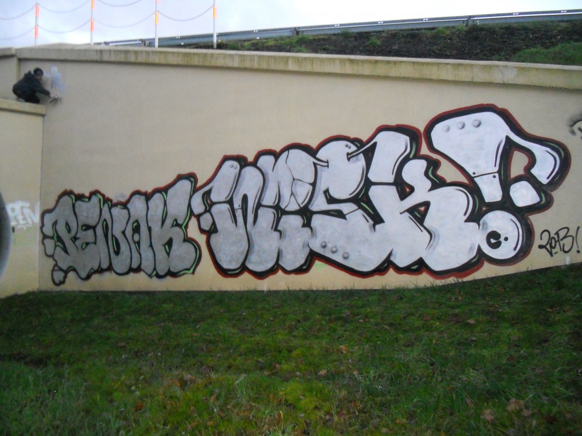 Graffiti Bombing - Photo by TrueGame