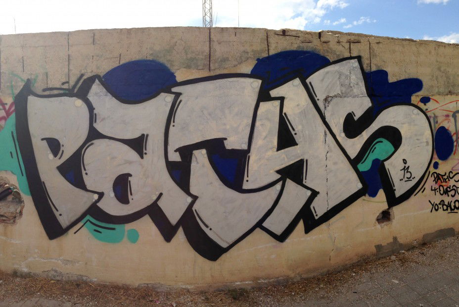 Graffiti Bombing in Nayplion - Photo by TrumsTa - trumsta, bacon (2013)