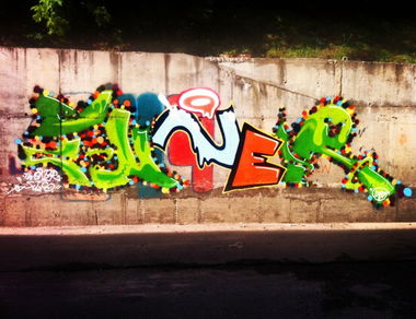 Graffiti Bombing in Moscow - Photo by Tuner_FLS - Fls