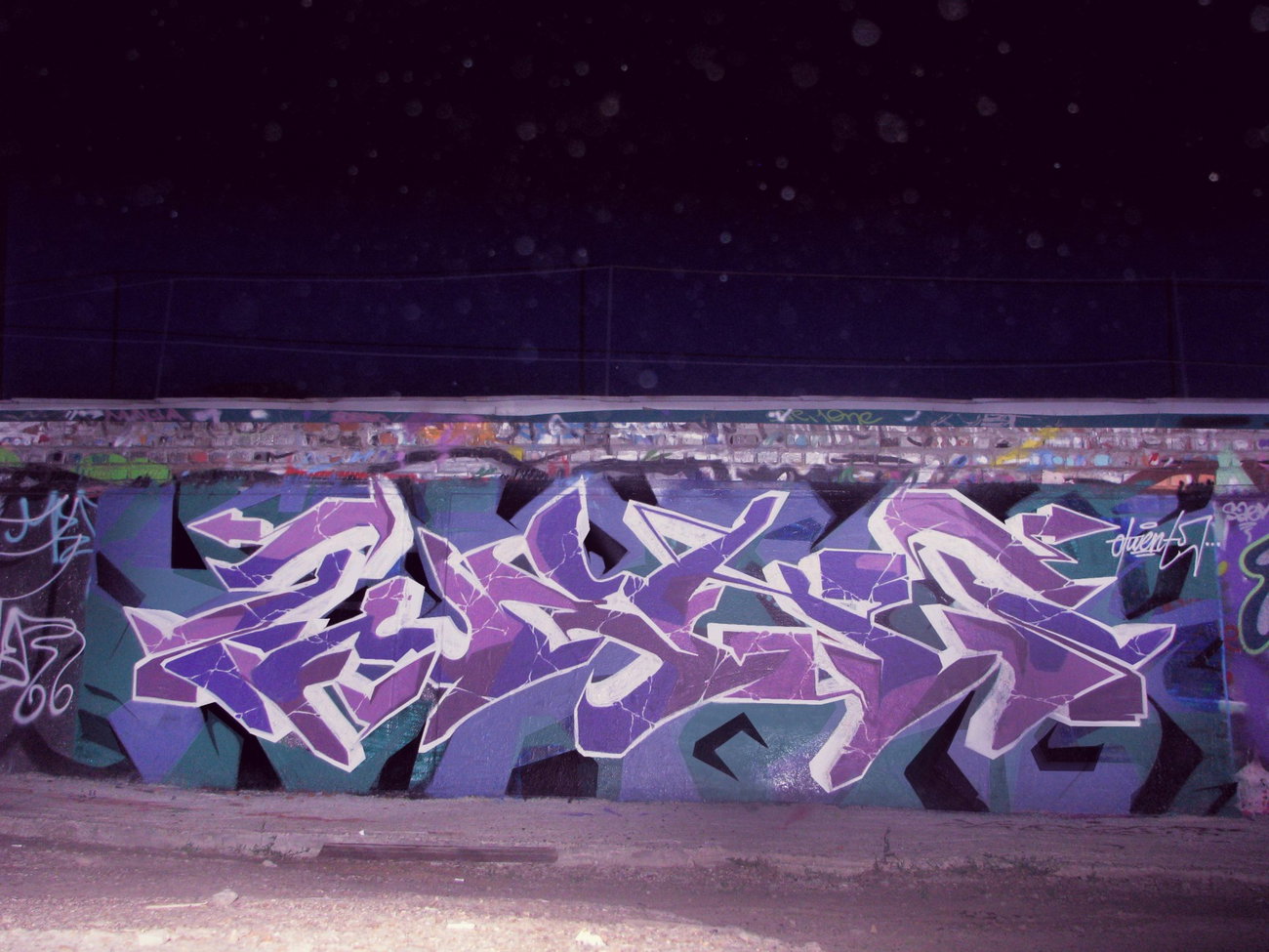 Graffiti Wall - Photo by Twent - twent (2016)