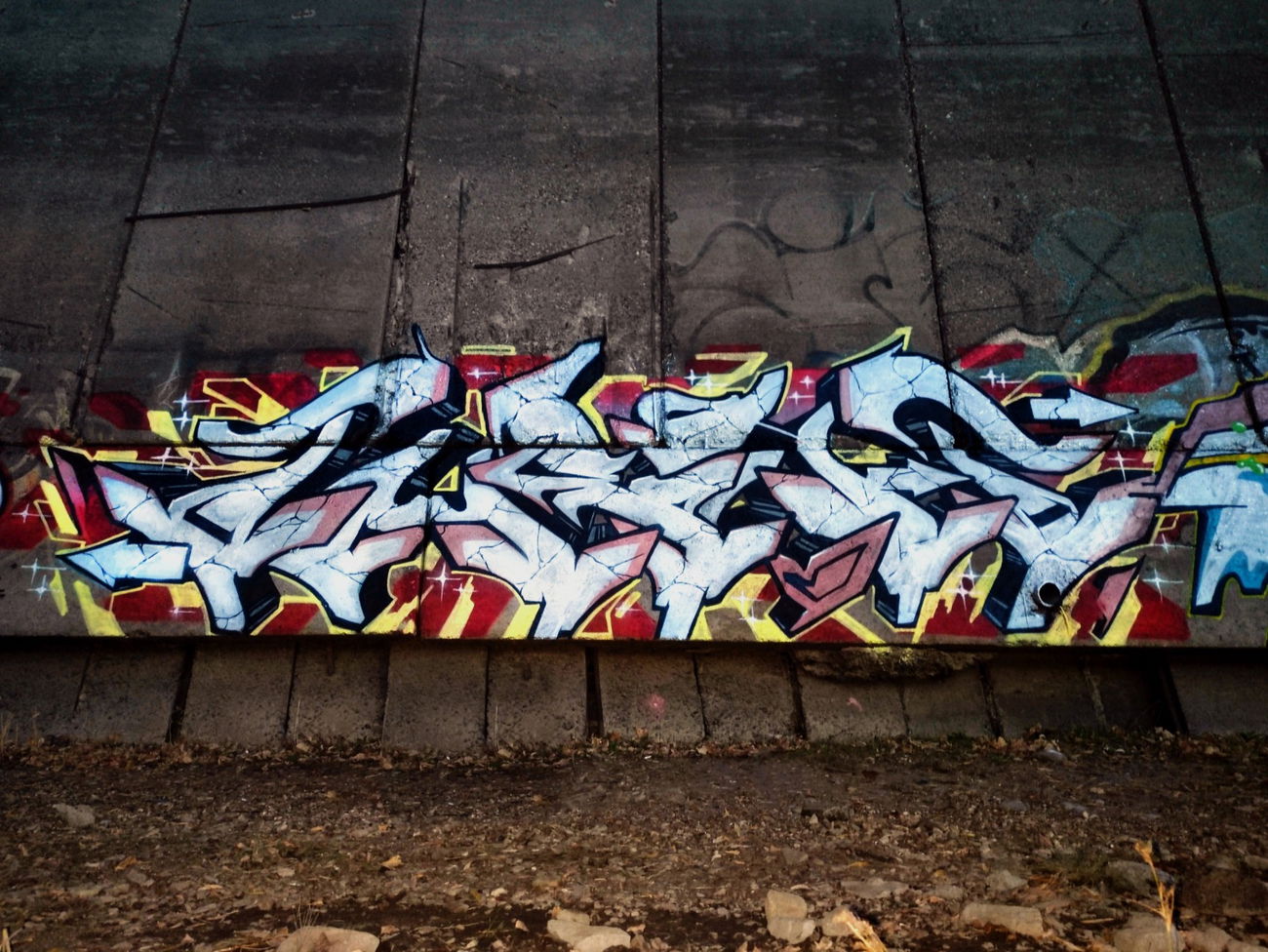 Graffiti Wall - Photo by Twent (2020)