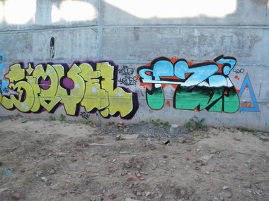 Graffiti Bombing in Volkhov - Photo by Twio - twio, siquel (2013)