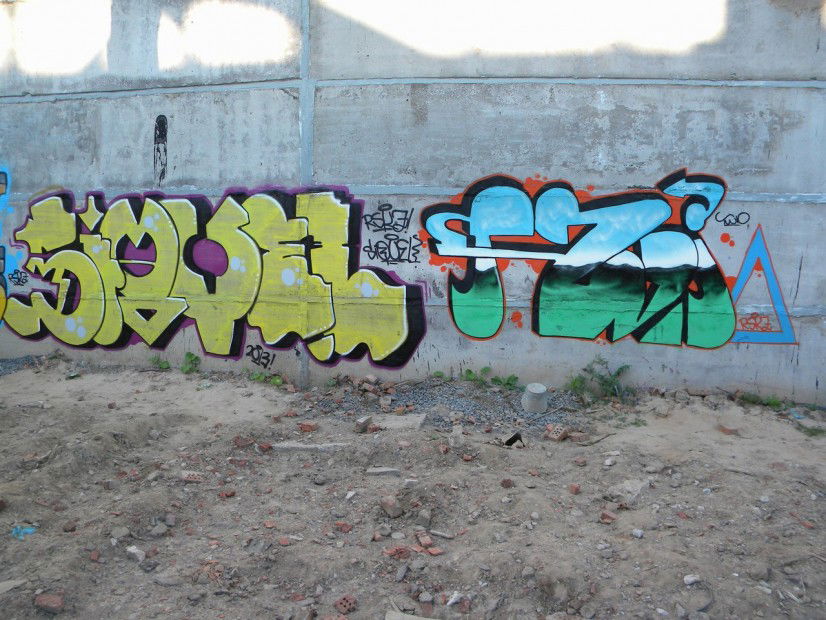 Graffiti Bombing in Volkhov - Photo by Twio - twio, siquel (2013)