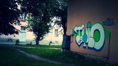 Graffiti Bombing in Volkhov - Photo by Twio - twio (2013)