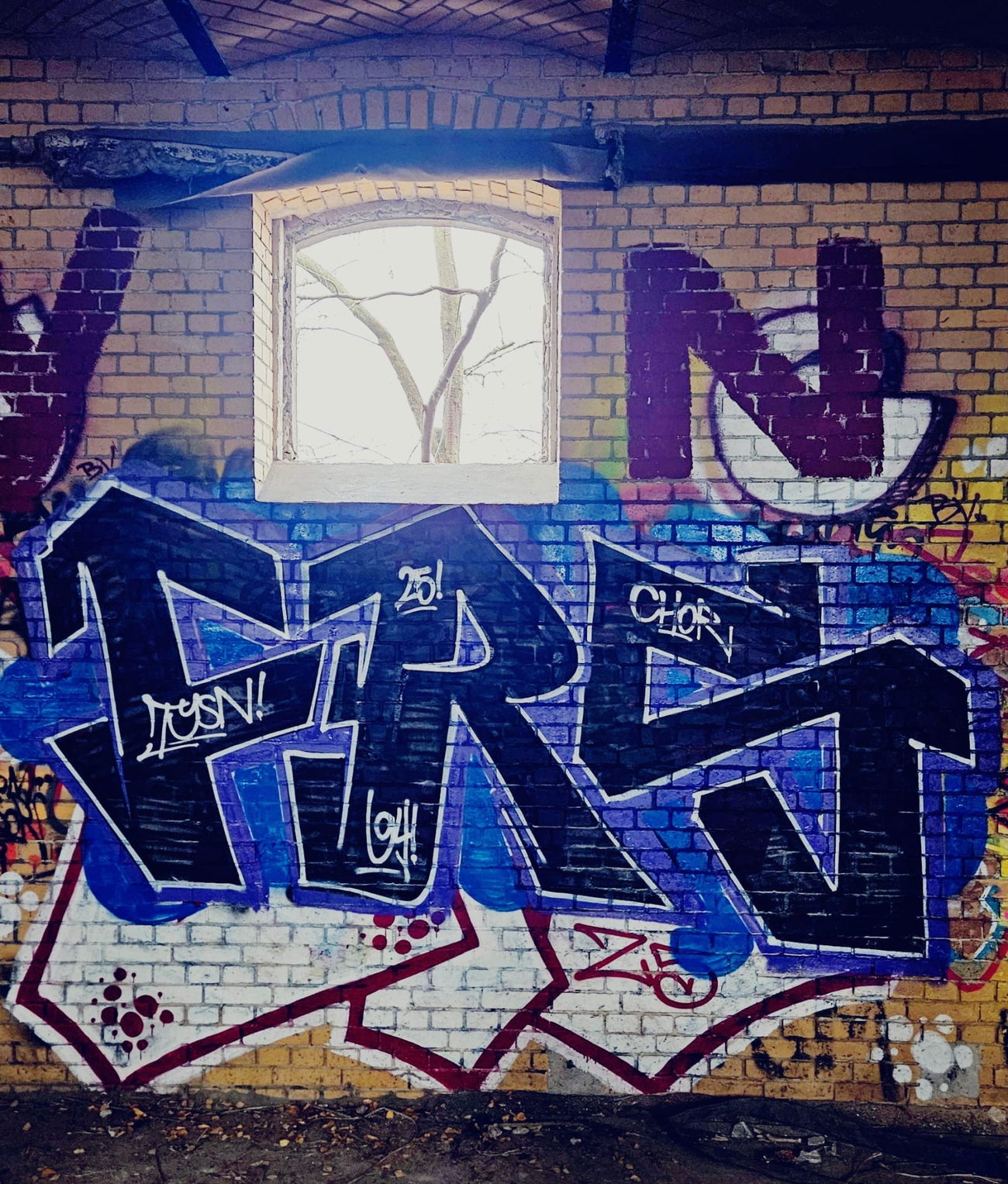 Graffiti Wall - Photo by Tysn