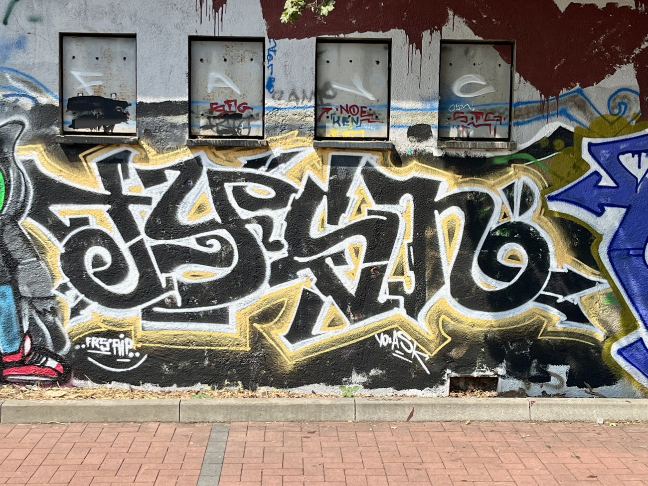Graffiti Bombing in Berlin - Photo by Tysn - tysn, tysn666, frs (2026)
