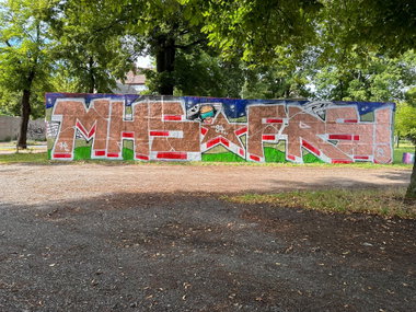 Graffiti Bombing in Berlin - Photo by Tysn - mhs, frs (2022)