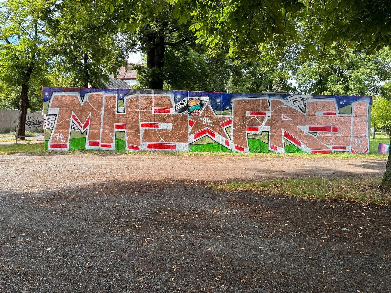 Graffiti Bombing in Berlin - Photo by Tysn - mhs, frs (2022)
