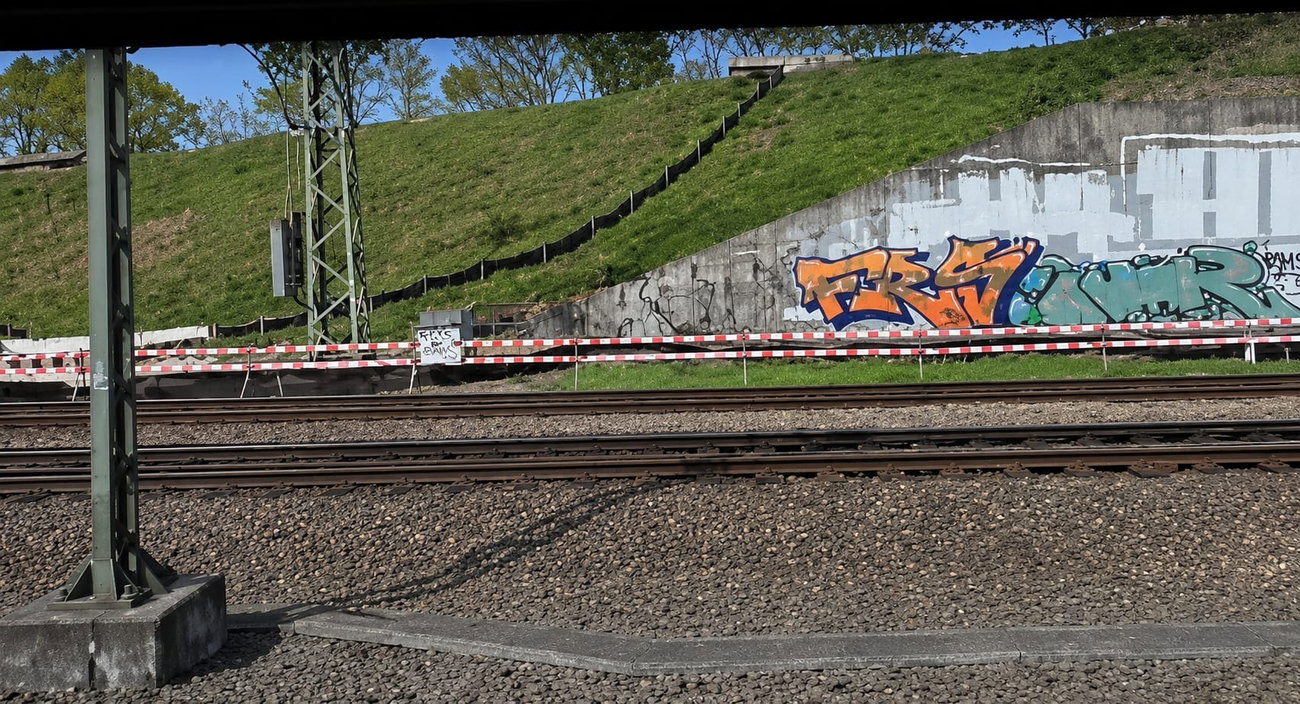 Graffiti Bombing in Berlin - Photo by Tysn - frs, freakscrew, berlin (2024)