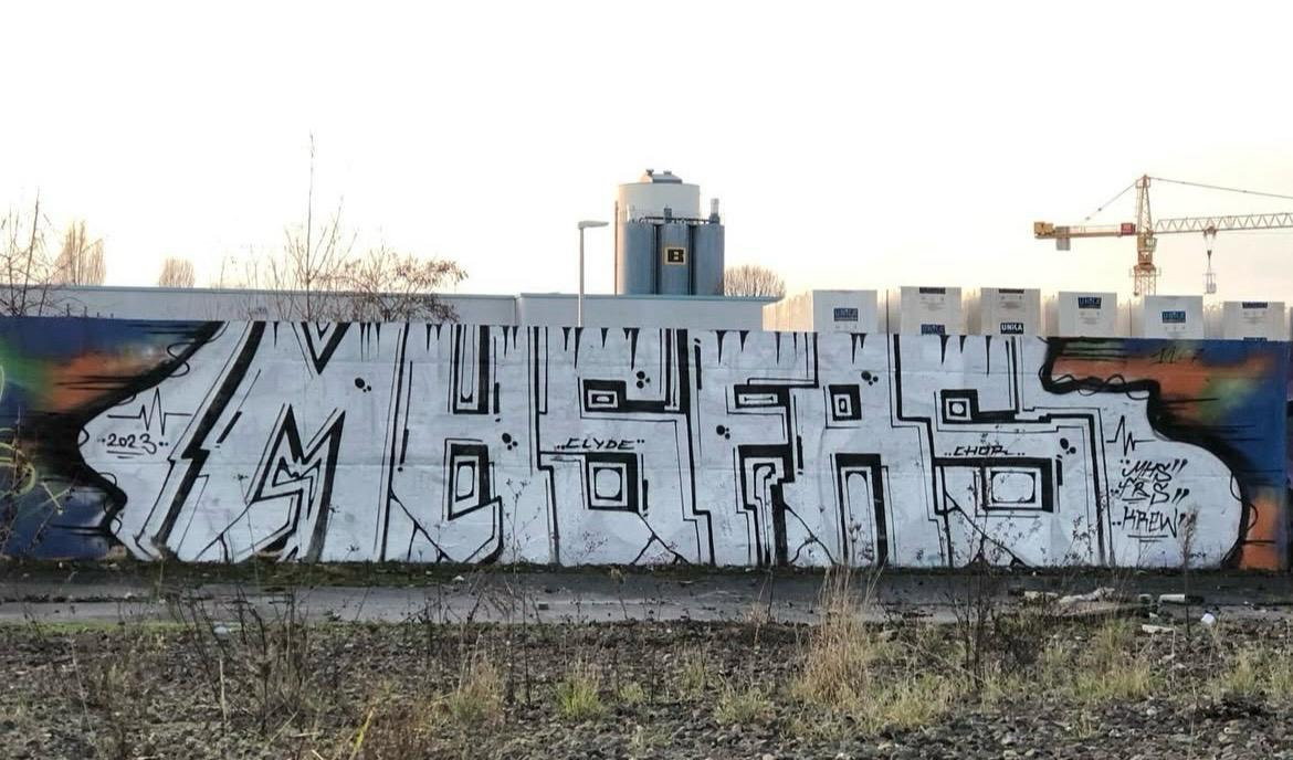 Graffiti Bombing - Photo by Tysn - mhs, frs (2025)