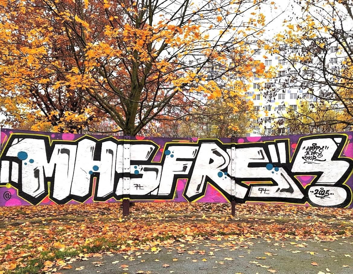 Graffiti Bombing - Photo by Tysn - mhs, frs (2025)