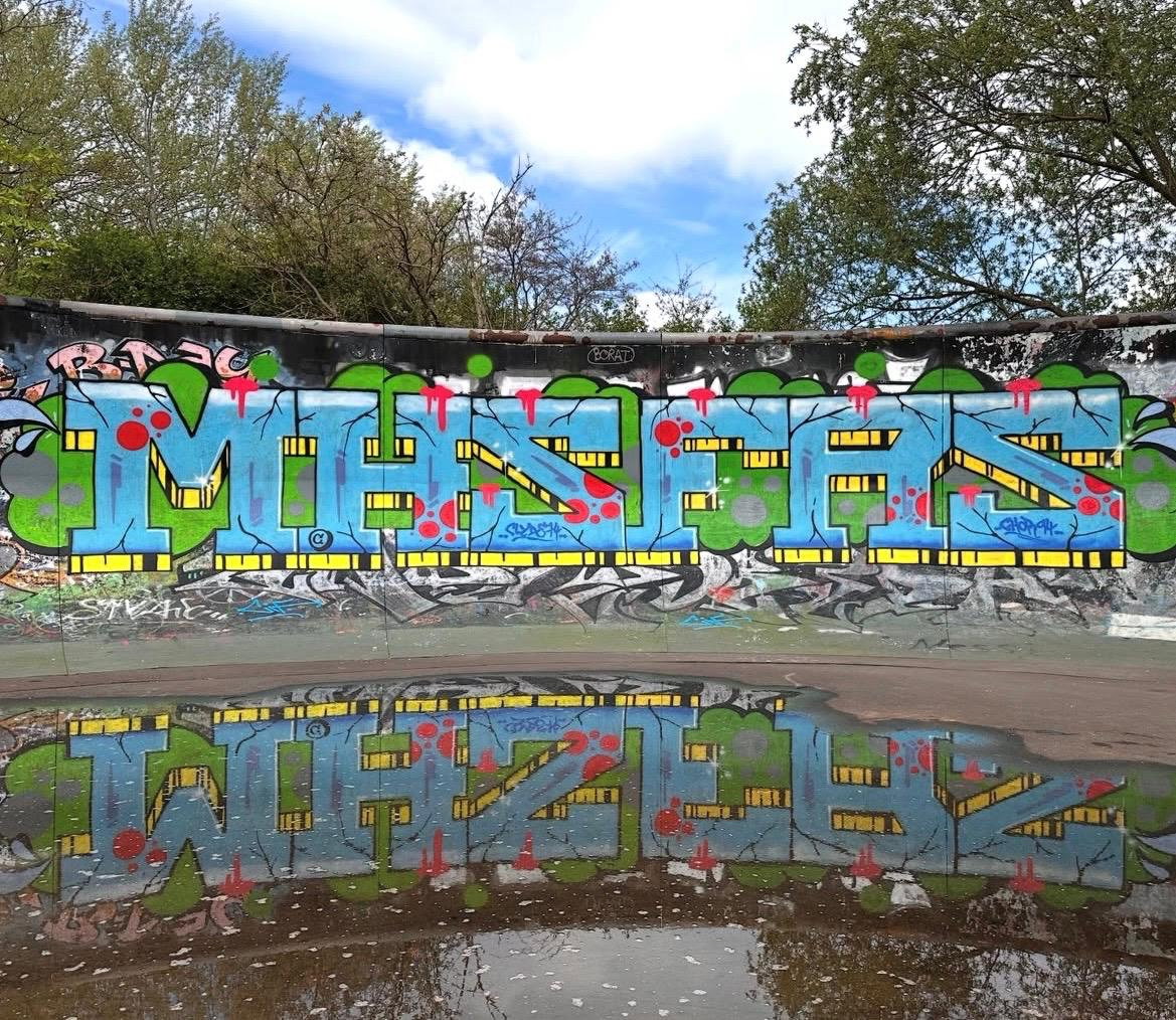 Graffiti Bombing - Photo by Tysn - mhs, frs (2025)