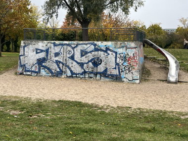 Graffiti Bombing in Berlin - Photo by Tysn - frs, freakscrew, frs_crew_berlin (2025)