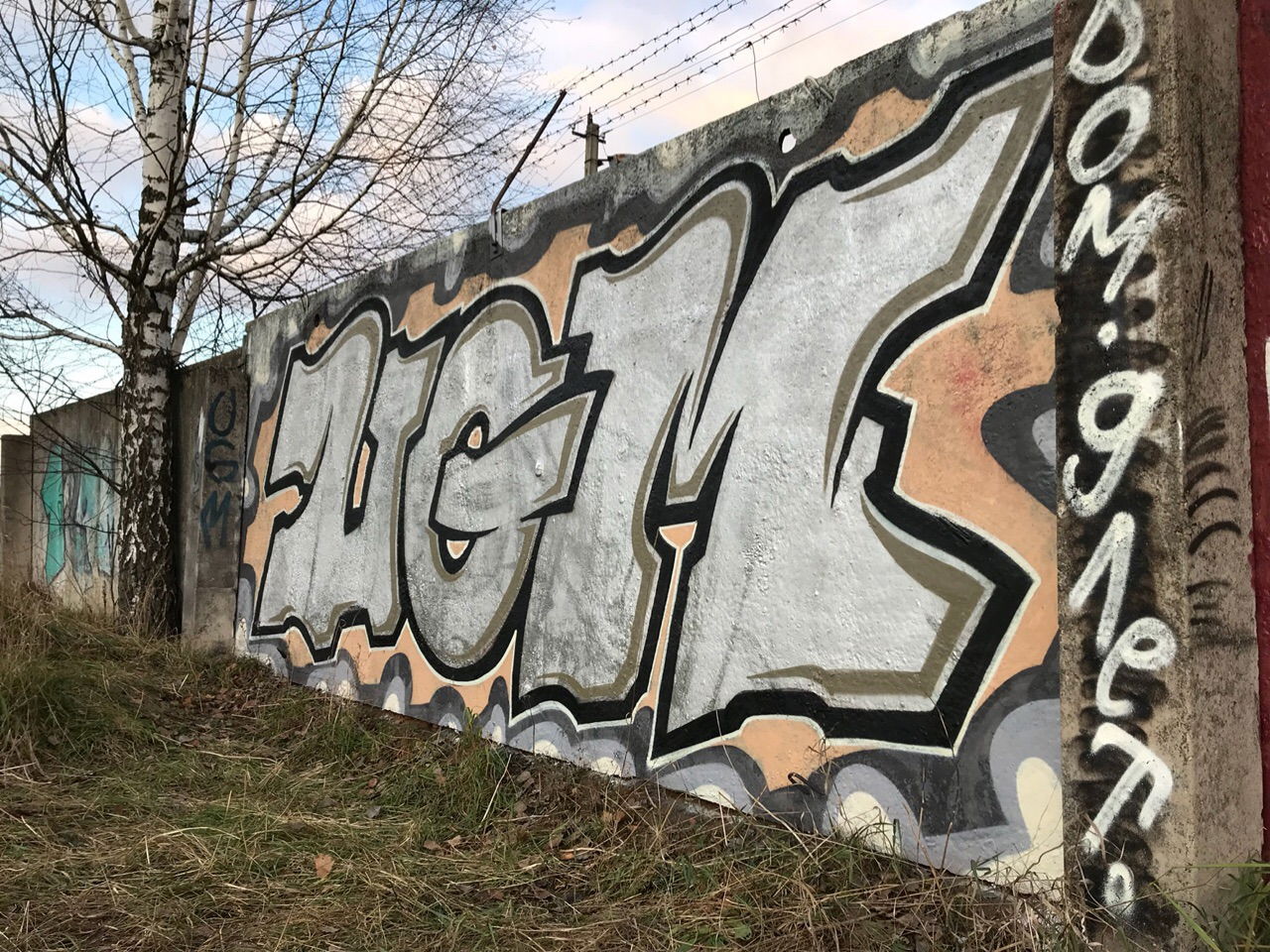 Graffiti Wall - Photo by UGMSquad - walls, line (2019)