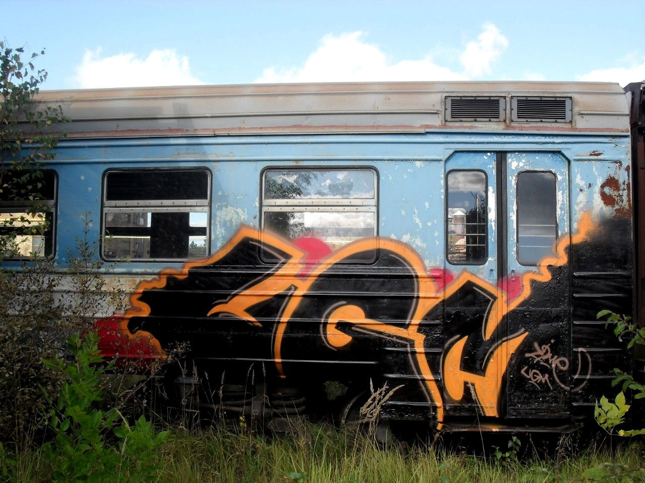 Graffiti Train - Photo by UGMSquad (2013)