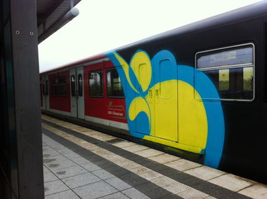 Graffiti Train in Hamburg - Photo by UHamburg (2015)
