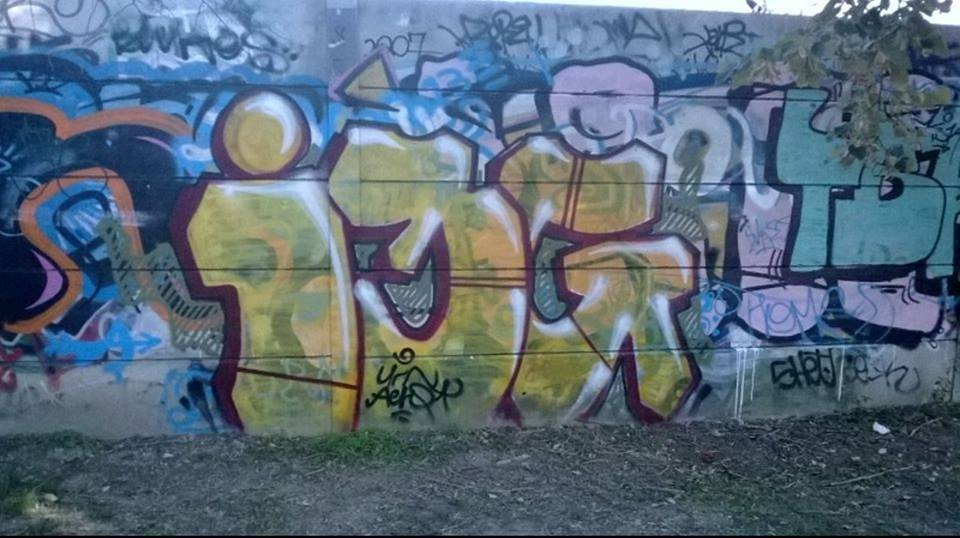 Graffiti Bombing in Pomáz - Photo by URNone - i3g (2013)