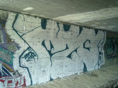 Graffiti Bombing - Photo by URNone (2012)