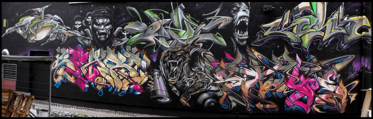 Graffiti Wall - Photo by UROKone (2011)