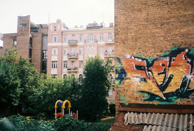 Graffiti Bombing - Photo by Ukraine - seto, nevest