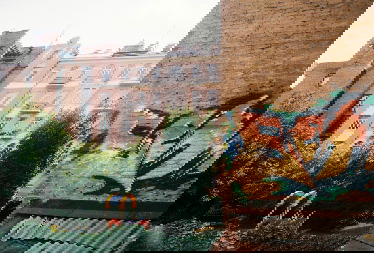 Graffiti Bombing - Photo by Ukraine - seto, nevest