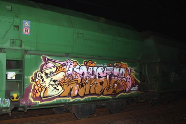 Graffiti Train - Photo by Ukraine - monster, nevest