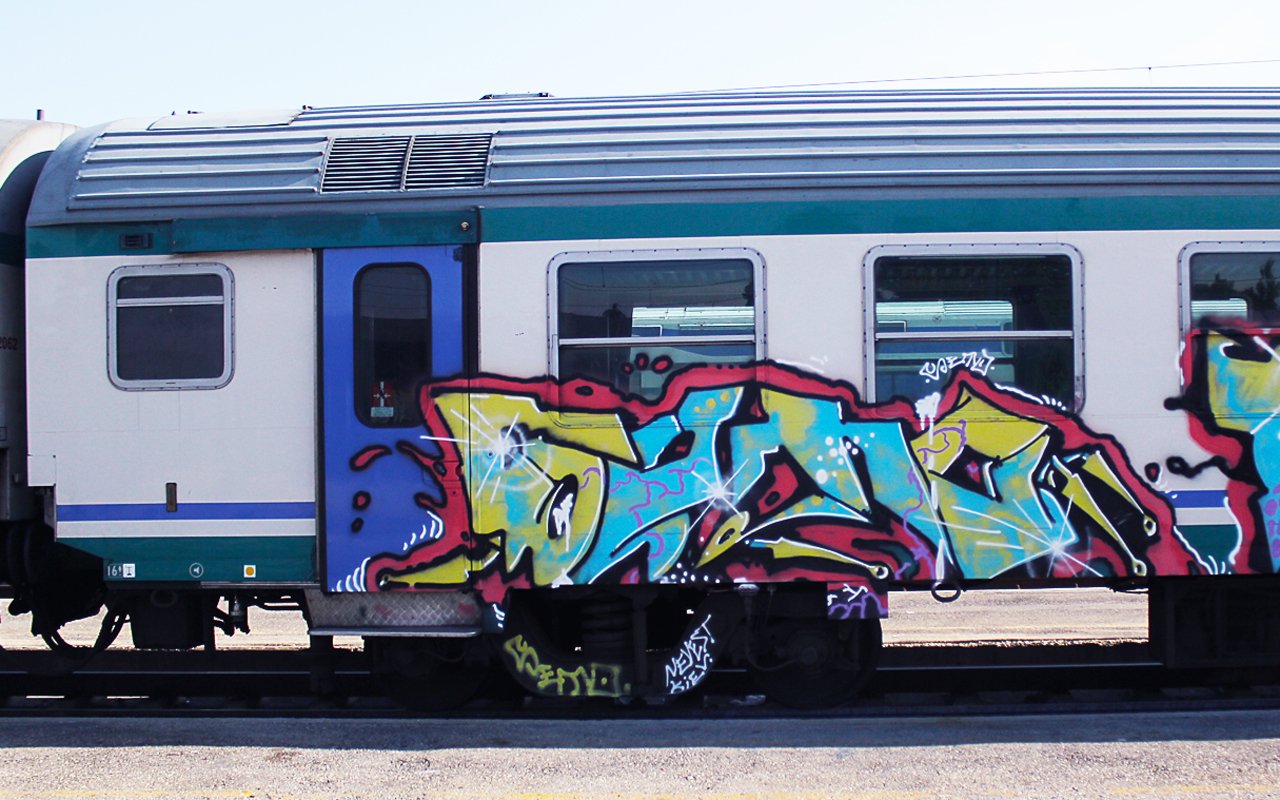 Graffiti Train - Photo by Ukraine - seto, nevest