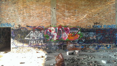 Graffiti Wall - Photo by UkrytaTozsamosc - rute, ruteone, r (2013)