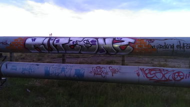 Graffiti Bombing - Photo by UkrytaTozsamosc - ruteone, rute, r (2013)