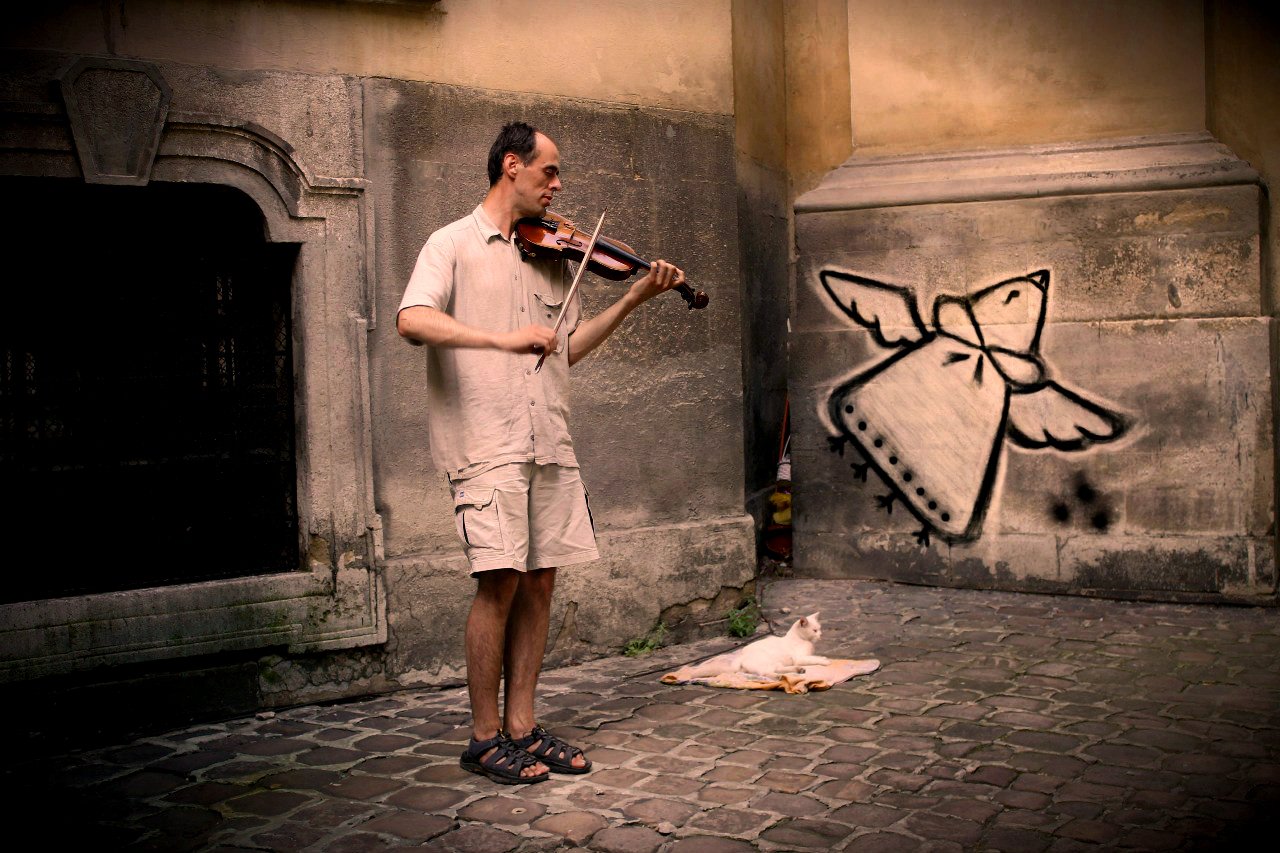 Graffiti Street Art - Photo by Under (2013)