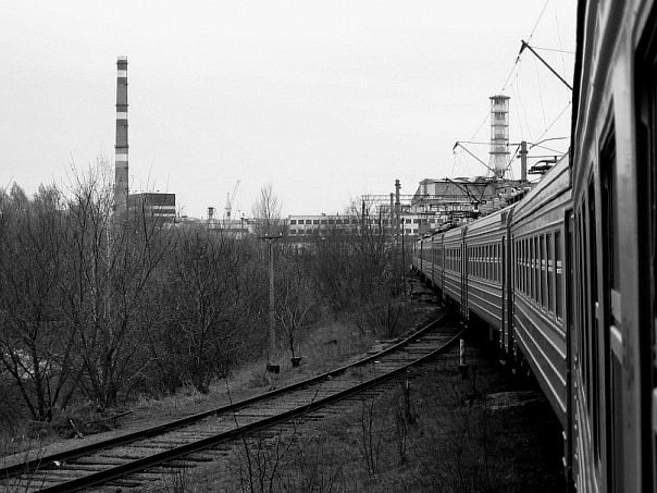 Graffiti Train in Pryp'yat' - Photo by Under - chernobol' (2012)