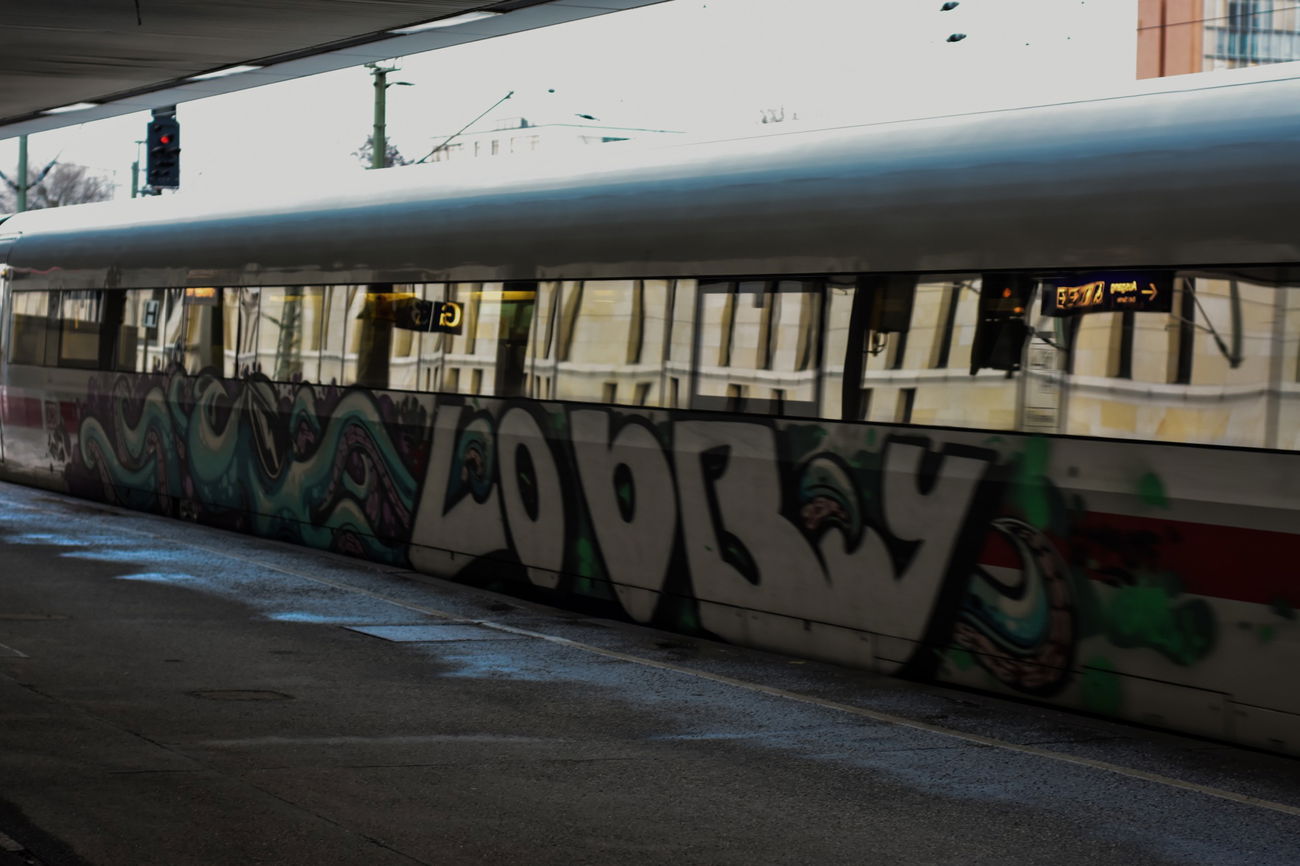 Graffiti Train - Photo by UnderColor - graffiti, hannover, niedersachsen