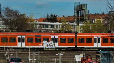Graffiti Train - Photo by UnderColor - hannover, graffiiti, strain