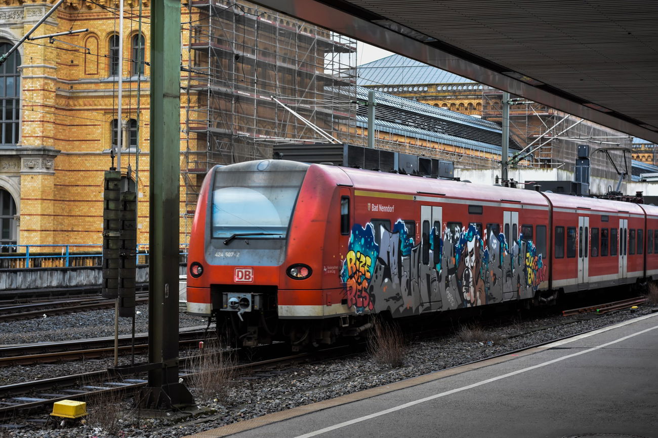 Graffiti Train in Hannover - Photo by UnderColor - graffiti, hannover, train