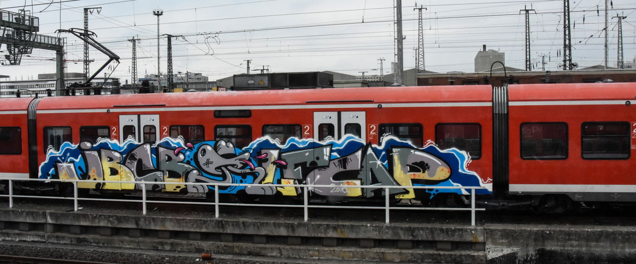 Graffiti Wall - Photo by UnderColor - train, graffiti, zug