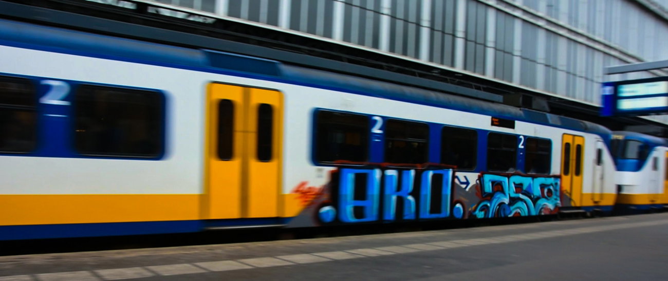 Graffiti Wall - Photo by UnderColor - graffiti, train, nl