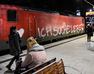 Graffiti Train - Photo by UnderColor - DB, hamburg, hbf
