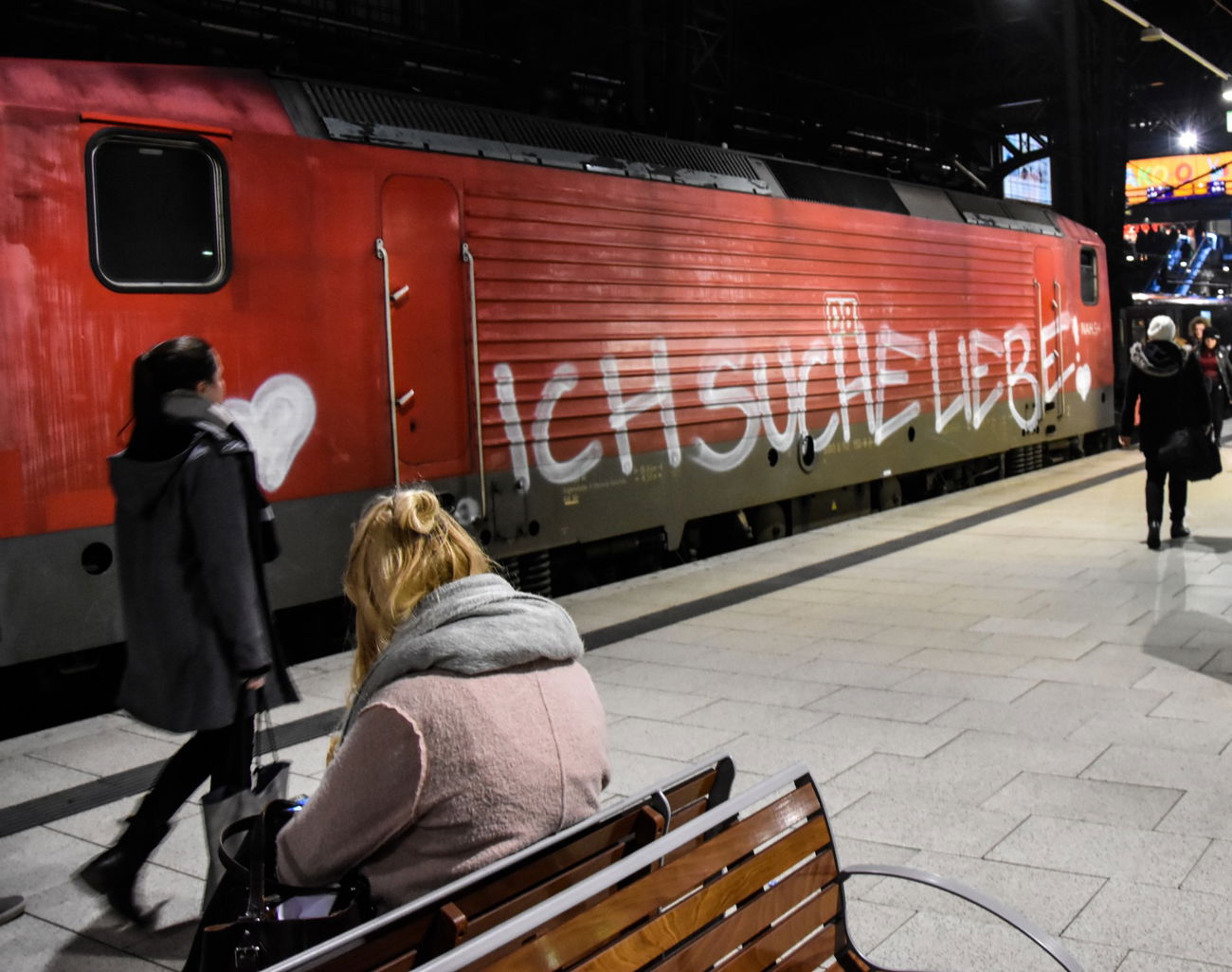 Graffiti Train - Photo by UnderColor - DB, hamburg, hbf